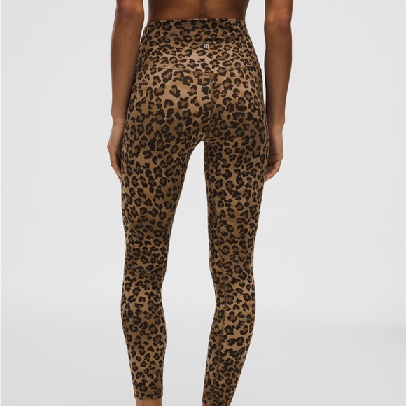 Lululemon’s Align HR Pant 25” - Picture 3 of 5